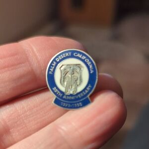 vintage commemorative pin  25th anniversary (1973-1998) Palm Desert